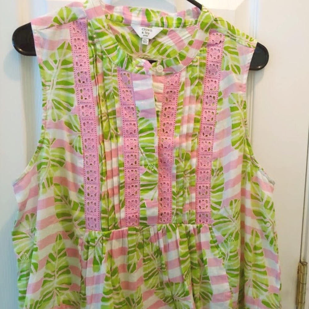 Crown & Ivy- Tropical Sleeveless Blouse- Petite XL